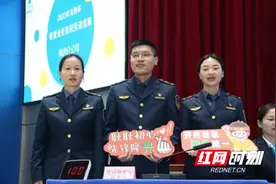 株洲高速隆兴坳中心收费站员工们的选择图片