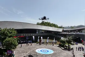 eVTOL亮相黄果树瀑布！贵旅集团携手亿航智能解锁低空旅游新玩法图片