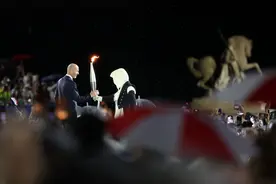 巴黎奥运会开幕式特写：在历史中汲取力量图片