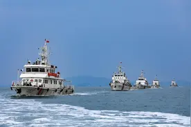 浙江海警开展舰艇全线执法巡航集训图片