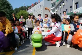 杭州市举办首届婴幼儿体能运动会，许多孩子收获人生“首金”图片