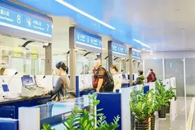 外籍游客在南宁享受240小时过境免签政策便利图片