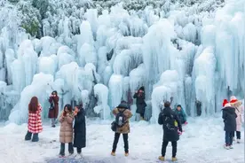 重庆：金佛山赏雪玩雪成学生假期热门打卡地图片