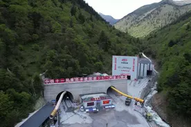 经济观察 | ​四川：冲刺四季度，上百个公路水路项目“拉满弓”图片