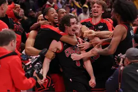 NBA｜吉迪超远三分绝杀湖人 詹姆斯说“必须脱帽致敬”图片