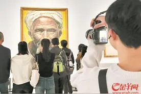 从“手术台”到展厅 在修复中重新认识罗中立名作《父亲》图片