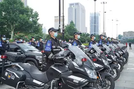 一天抓获7名逃犯，刑事警情连续下降……武汉青山警方强化立体防控护一方安宁！图片