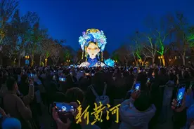 当世界各地“弄潮儿”到大明湖参加了冬泳赛图片