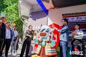 永康路变身西藏文化特色街 “春日徐迦会”为申城Citywalk增添雪域风情图片