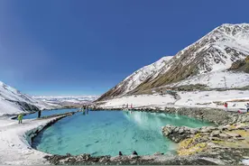 岗什卡雪峰： “登山热”持续升温图片