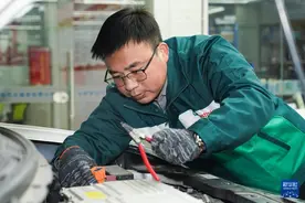 新职业故事丨应时而生的新能源汽车维修员图片