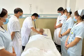 爱出手汗也是病 千万别忽视图片