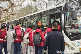 精准服务乡镇学子回家返校！日照一中西校区驶来“定制公交”图片
