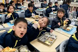 空调、地暖、热水、冬日限定热饮与美食，冬日校园洋溢温情与暖意图片