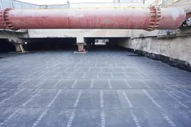 济南轨道交通4号线山师东路站主体结构顺利封顶图片