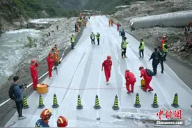 四川康定山洪泥石流318国道受灾段将于8月7日管控放行图片