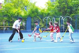 体育课每天与学生不见不散图片