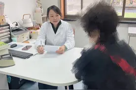 健康小站丨 女子阴道异常出血，以为月经不调，一查竟是癌前病图片
