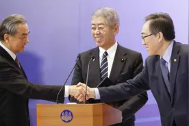 “远亲不如近邻”，特朗普因素拉近中日韩图片
