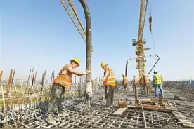黄桷沱长江大桥南岸主塔封顶图片