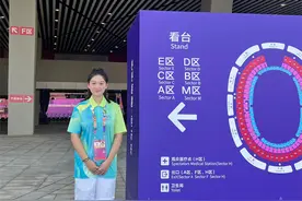 刚从杭州亚运会“小青荷”岗位回来，上应大姑娘转身又成第三年“小叶子”图片