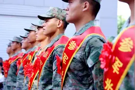 阜阳市颍泉区举行新兵入伍欢送活动图片
