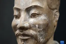 文明印记——中国珍贵文物影像志丨守护“中国色彩”——探秘秦始皇陵彩色兵马俑修复图片