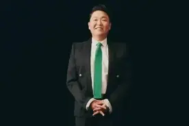 “鸟叔”Psy因过度减肥向粉丝道歉，曾因《江南Style》走红图片