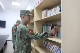 “放下手机 捧起书本”——息烽县人武部开展“世界读书日”活动图片