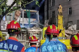 浙江温州永嘉一处楼房垮塌 现场救援正在进行图片