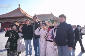 “中国游”爆火 外国游客爱上中国的理由有这些图片