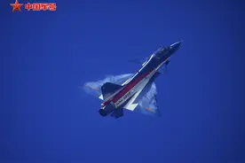 【组图】八一飞行表演队拉开航展表演大幕图片