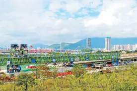 一体化架桥机、智能筑塔机、大吨位桥面吊机……造桥有“神器” 穿云又越海图片