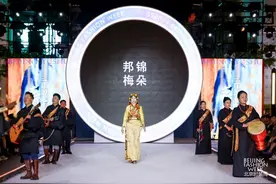 2023北京时装周，玉树用大秀“玉”见北京图片