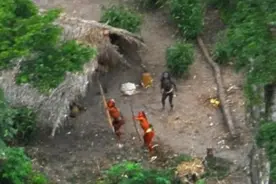 巴西亚马孙土著部落通网9个月后，年轻人沉迷网络、色情视频引争议图片