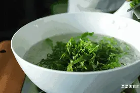 别乱挖也别乱吃！不是所有野菜都能吃，当心中毒！图片