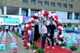操场露营、互送家书、集体生日……海辰小学三年级十岁成长礼暨勇敢者之夜活动举行图片