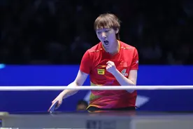 王曼昱战胜孙颖莎摘冠，国乒包揽亚洲杯女单奖牌图片