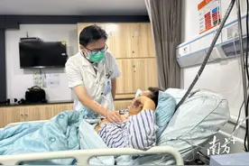 被蛇咬伤切莫轻视！医生提醒：应及时规范就医图片