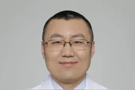 寻医问诊丨患腰椎间盘突出和腰椎管狭窄，最近腿麻腿胀加重，怎么办？图片