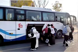 武汉市洪山区：大学之城护航4万高校学子平安返校图片