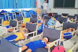 深圳龙岗中小学生，“躺平”了！图片