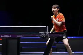 曾与陈梦并称“国乒女单双子星”，前世界第一朱雨玲王者归来，夺得女单冠军图片