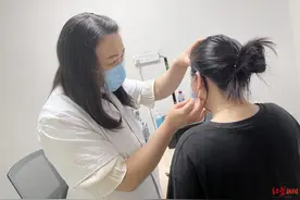 男子野营被蚊子叮后紧急就医，夏季如何预防蚊虫叮咬？医生支招图片