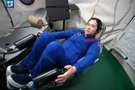 杨利伟飞天时王浩泽还在上初中！90后女航天员：没有什么事情是女孩子不能做的图片