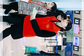 【瞰见】春运首日，领着无陪儿童去登机图片