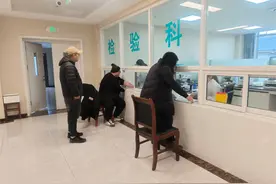 滨城区梁才街道：轻松办理健康证  便捷服务暖人心图片