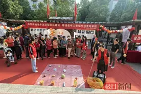 武汉市青山区青山镇街道：九九重阳日浓浓敬老情图片