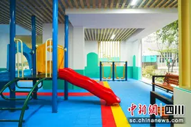 散乱架空层变亲邻空间，成都兰亭社区拉近居民“心”距离图片