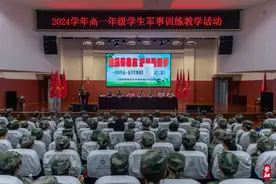 口号嘹亮！崇明高一新生军训进行中！图片